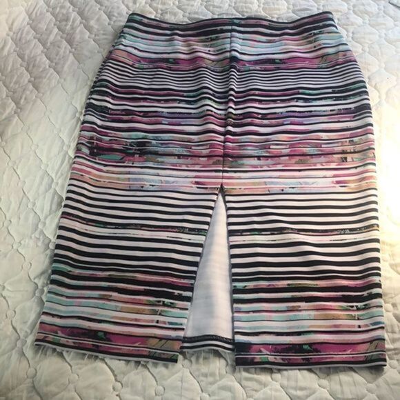 Vibrant and Bold Colorful abstract stripe skirt, stretchy flattering comfy plus - Picture 9 of 9